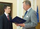 Uroczystość w zamojskim UM: Prezydent nagrodził najlepszych uczniów w roku szkolnym 2012/2013